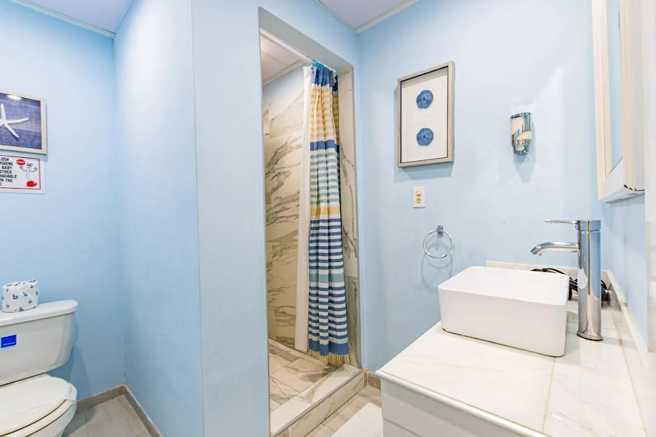 Sunset Cottage At Viking Hill Nassau Bahamas